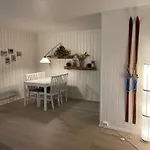 Apartamento Centrally Located With 2 Bedrooms And Free Parking