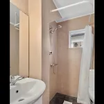 アパート Centrally Located With 2 Bedrooms And Free Parking トロムソ