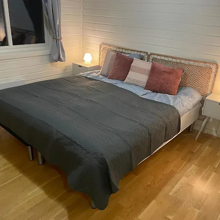 Centrally Located With 2 Bedrooms And Free Parking Apartment Tromso