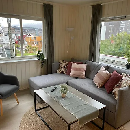 Apartment Centrally Located With 2 Bedrooms And Free Parking