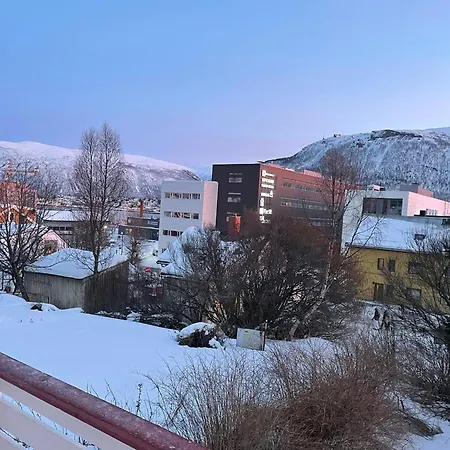 Centrally Located With 2 Bedrooms And Free Parking *