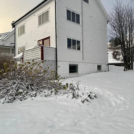 Centrally Located With 2 Bedrooms And Free Parking * Tromso