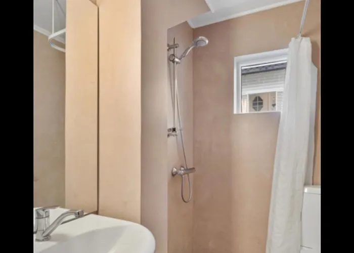 Apartment Centrally Located With 2 Bedrooms And Free Parking Tromso