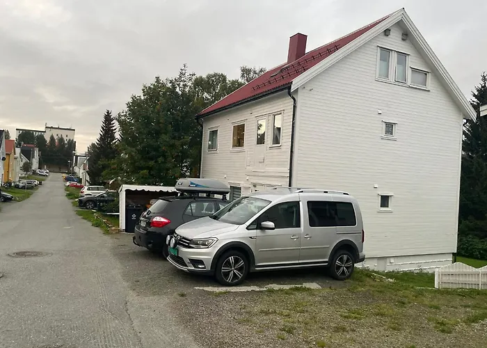 Centrally Located With 2 Bedrooms And Free Parking Appartement