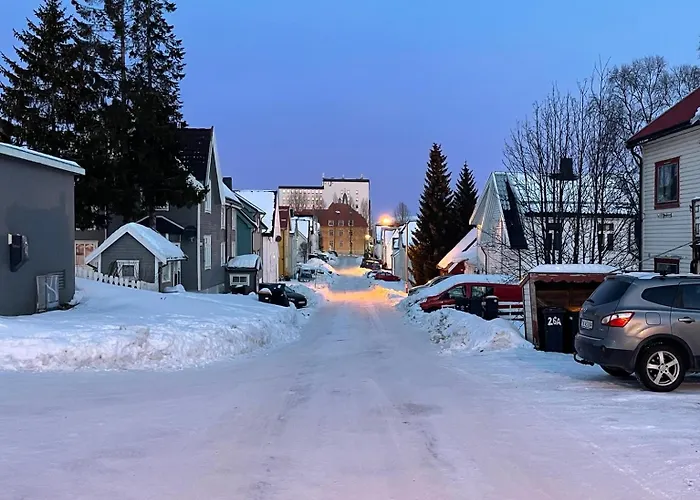 Apartamento Centrally Located With 2 Bedrooms And Free Parking *