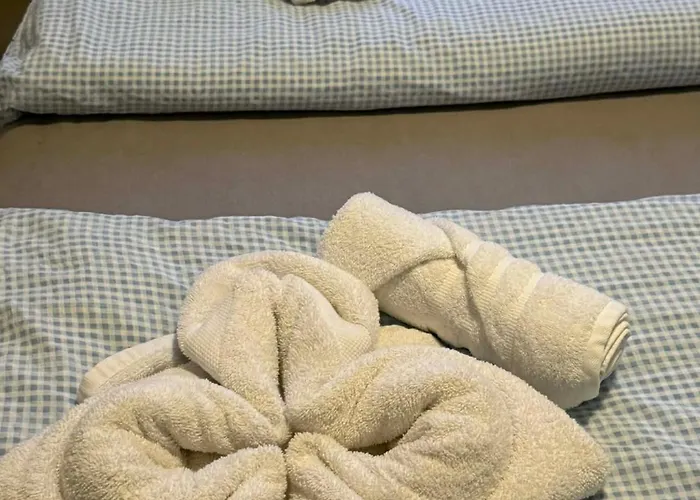 Centrally Located With 2 Bedrooms And Free Parking Apartamento