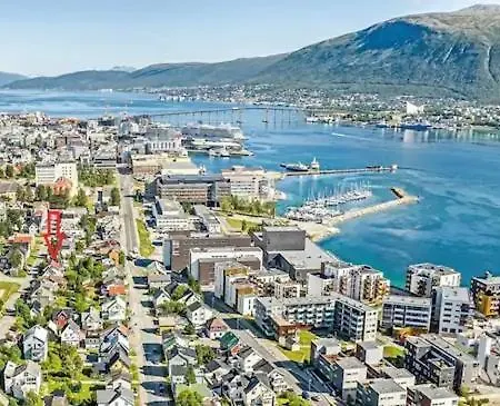 Centrally Located With 2 Bedrooms And Free Parking *