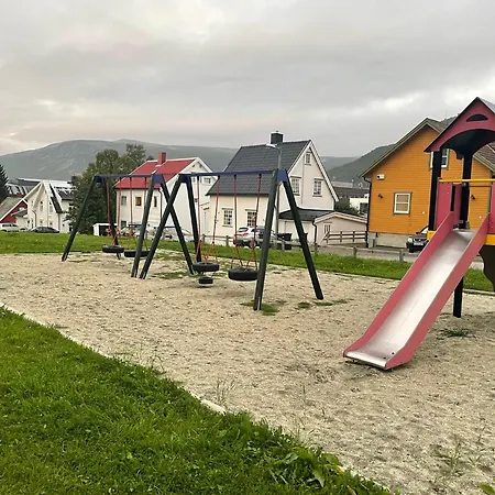 Apartament Centrally Located With 2 Bedrooms And Free Parking Tromsø